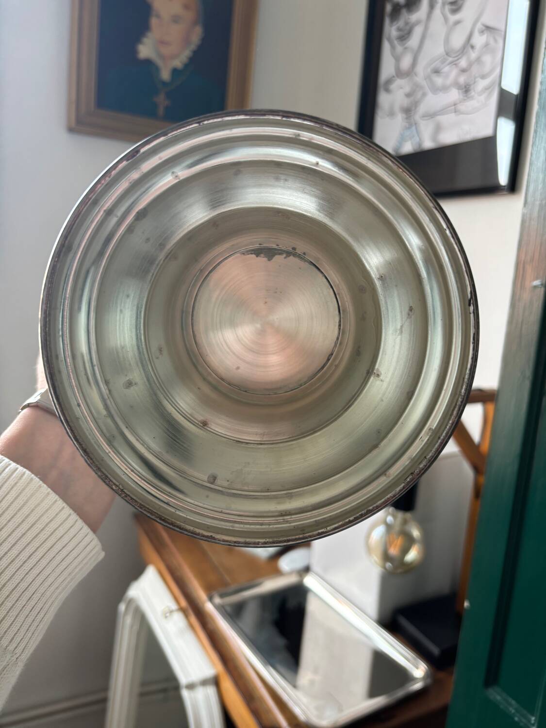 Silver metal champagne bucket.