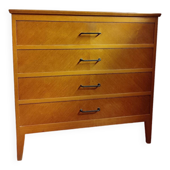 Oak chest of drawers