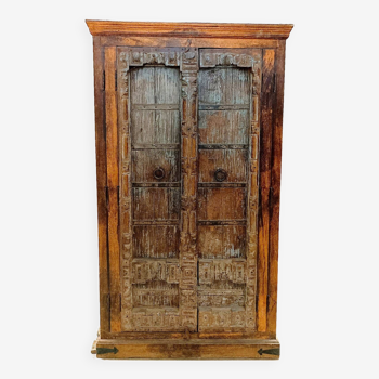 Ancienne Armoire penderie du Rajasthan - bois exotique, réalisée à partir de porte indienne antique