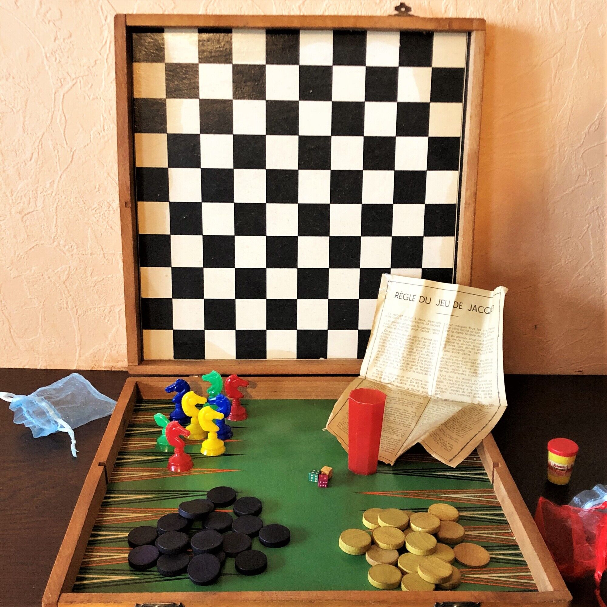 Boîte de jeu plateau de société jeujura petits chevaux, dames ... an 35/40