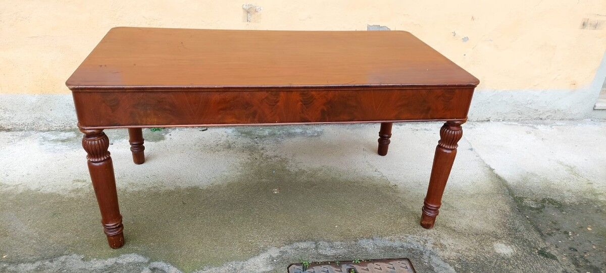 Antique writing table in mahogany, Louis Philippe style, Austria, 19th century.