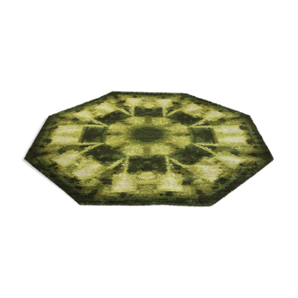 Octagonal green space age decor wool rug "Capri" by Louis Depoortere, Belgium 1970s.