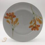 6 “Chriss G. Collection” porcelain dessert plates.