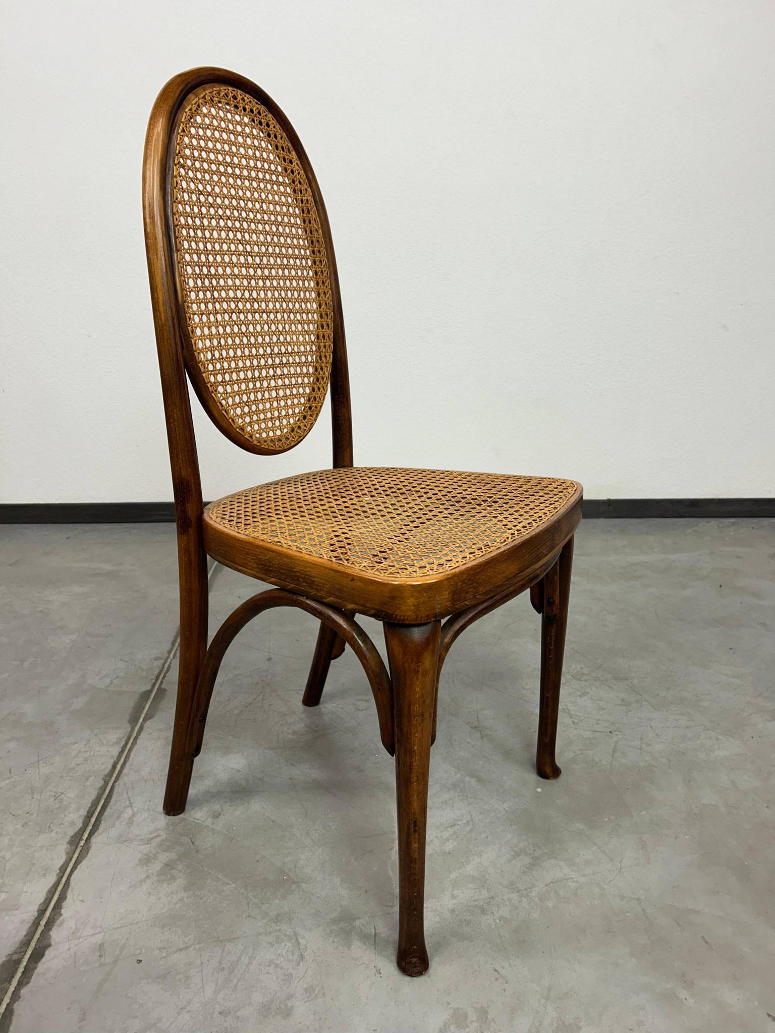 Thonet chairs no. 567 by Otto Prutscher for Café Heinrichshof