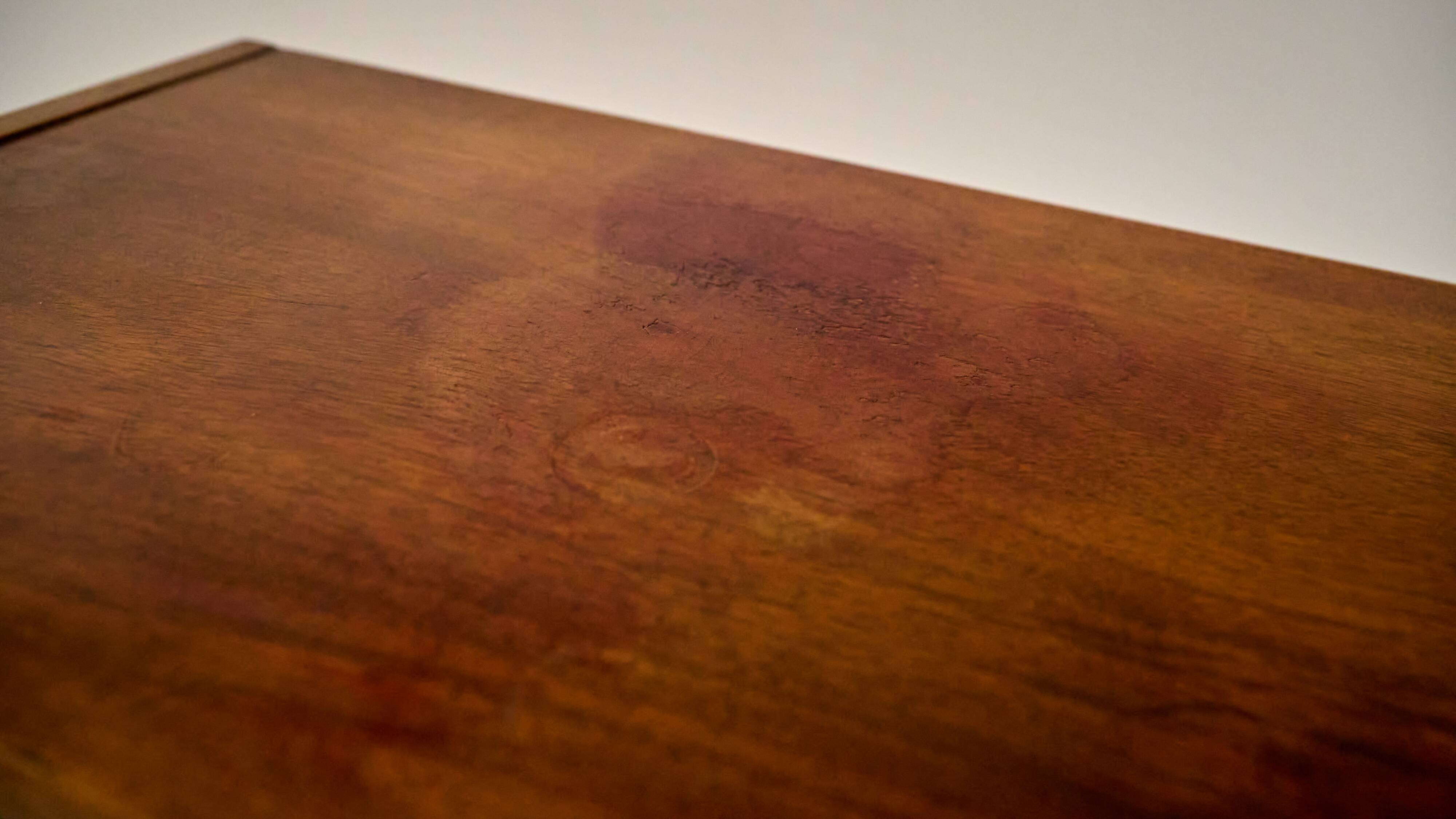 Vitrine du milieu du siècle des années 1960, Tchécoslovaquie