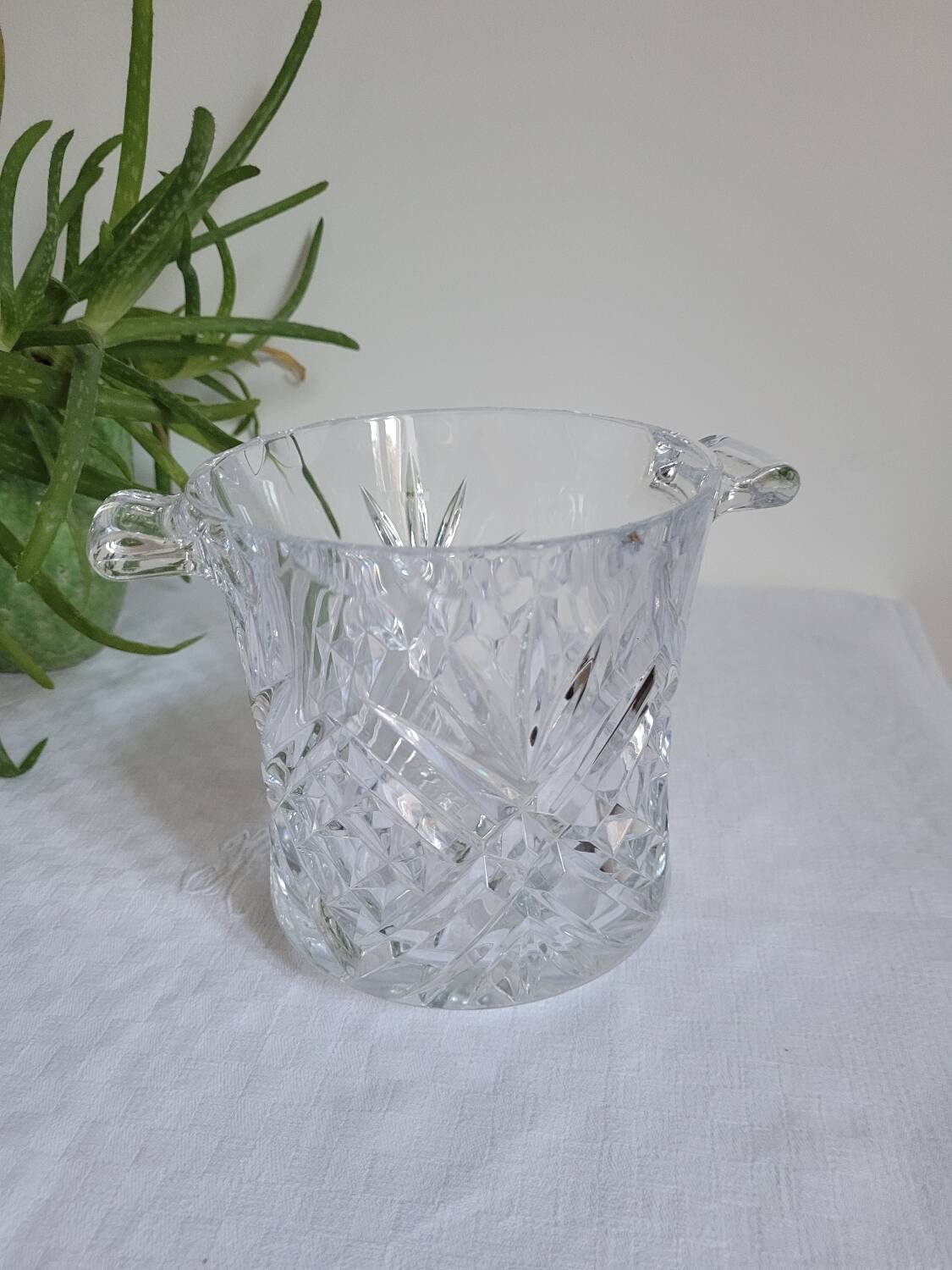 Champagne bucket or crystal ice bucket