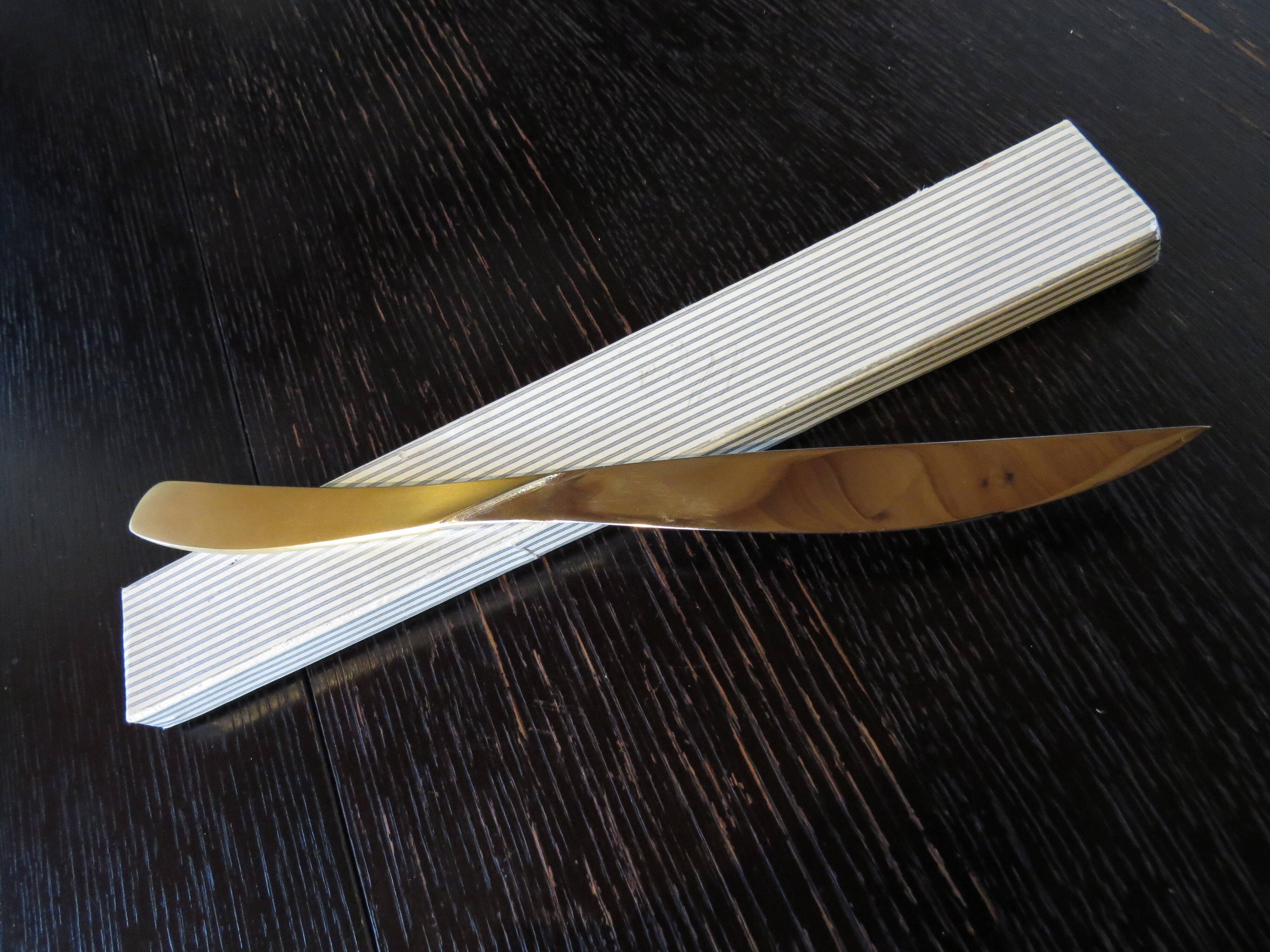 Vintage design paper cutter in two-tone metal LERCHE