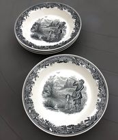 Service of 4 hollow plates Villeroy & Boch, Artemis collection theme "Hunting"