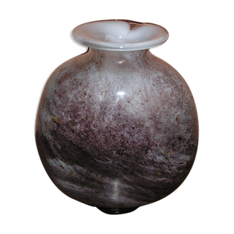 Vase with flattened body and Old Moorish inclusions