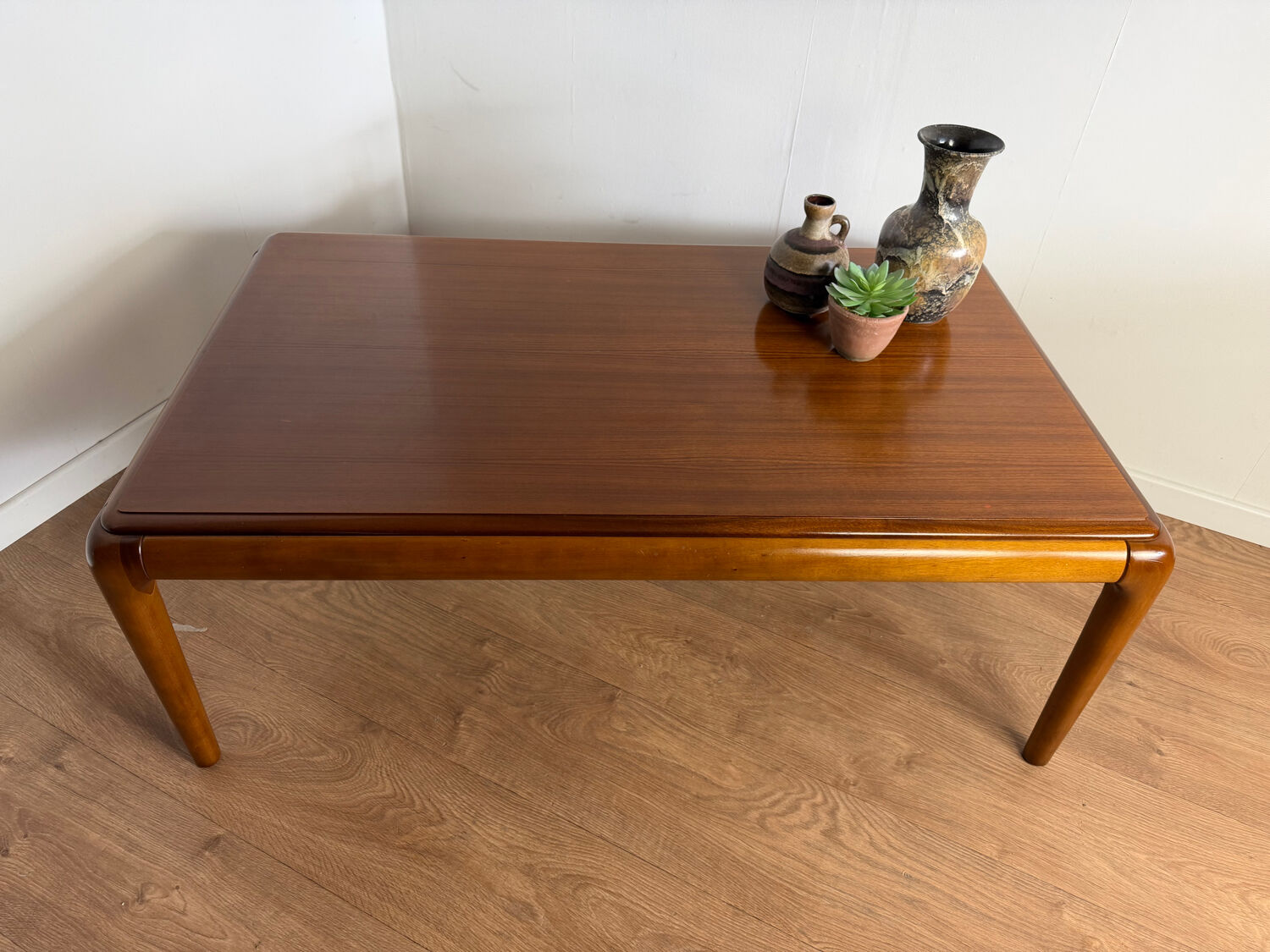 Vintage coffee table Johnart Design – organic lines