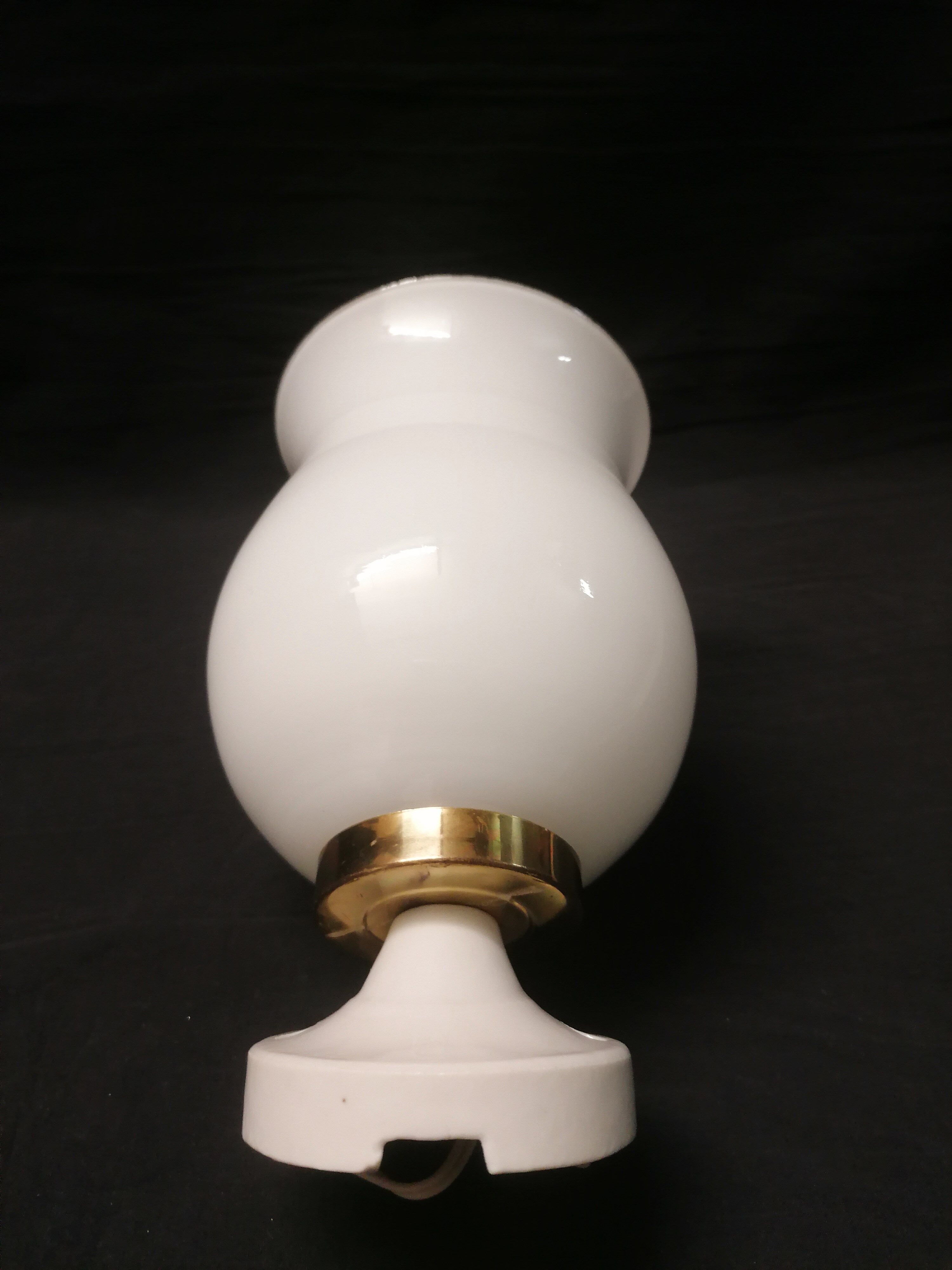 Vintage wall lamp - porcelain and tulip in white opaline - 40s