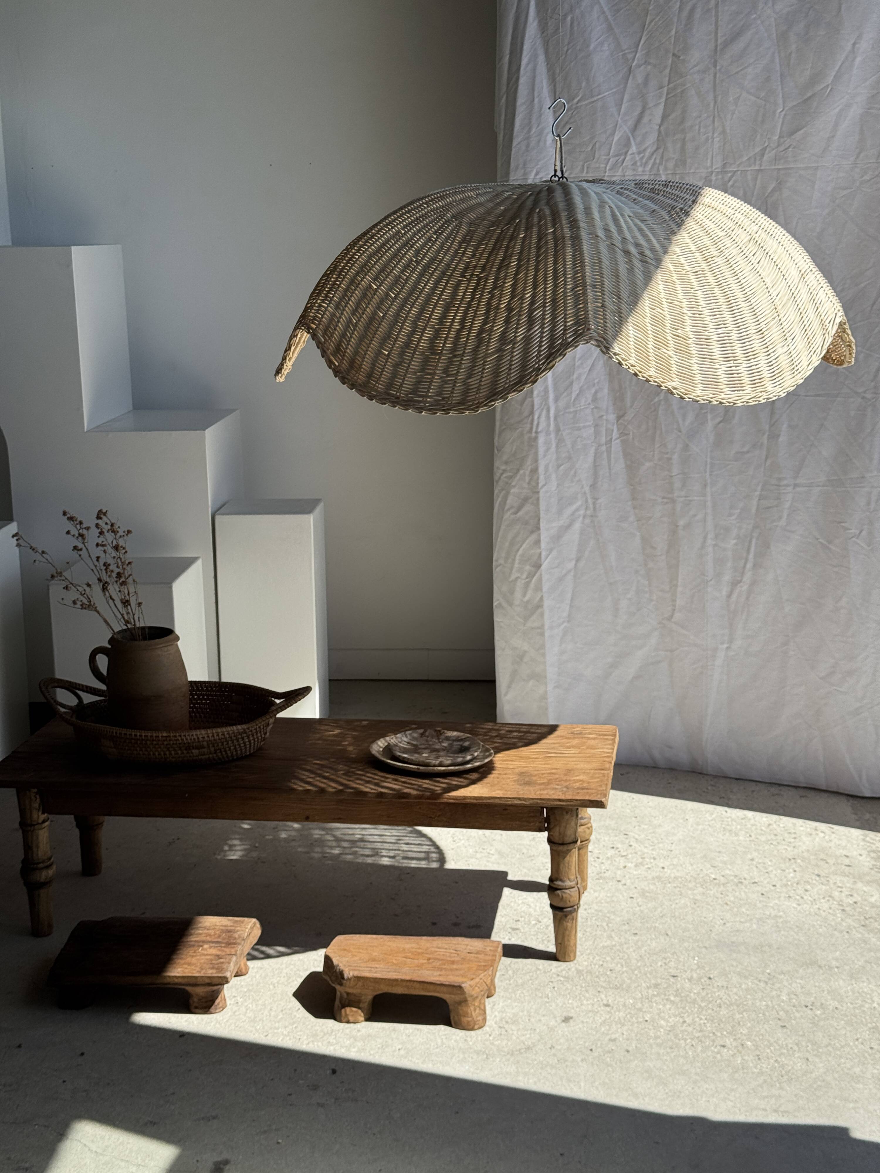 Large suspension or lampshade in flat woven tulip flower rattan H35 D