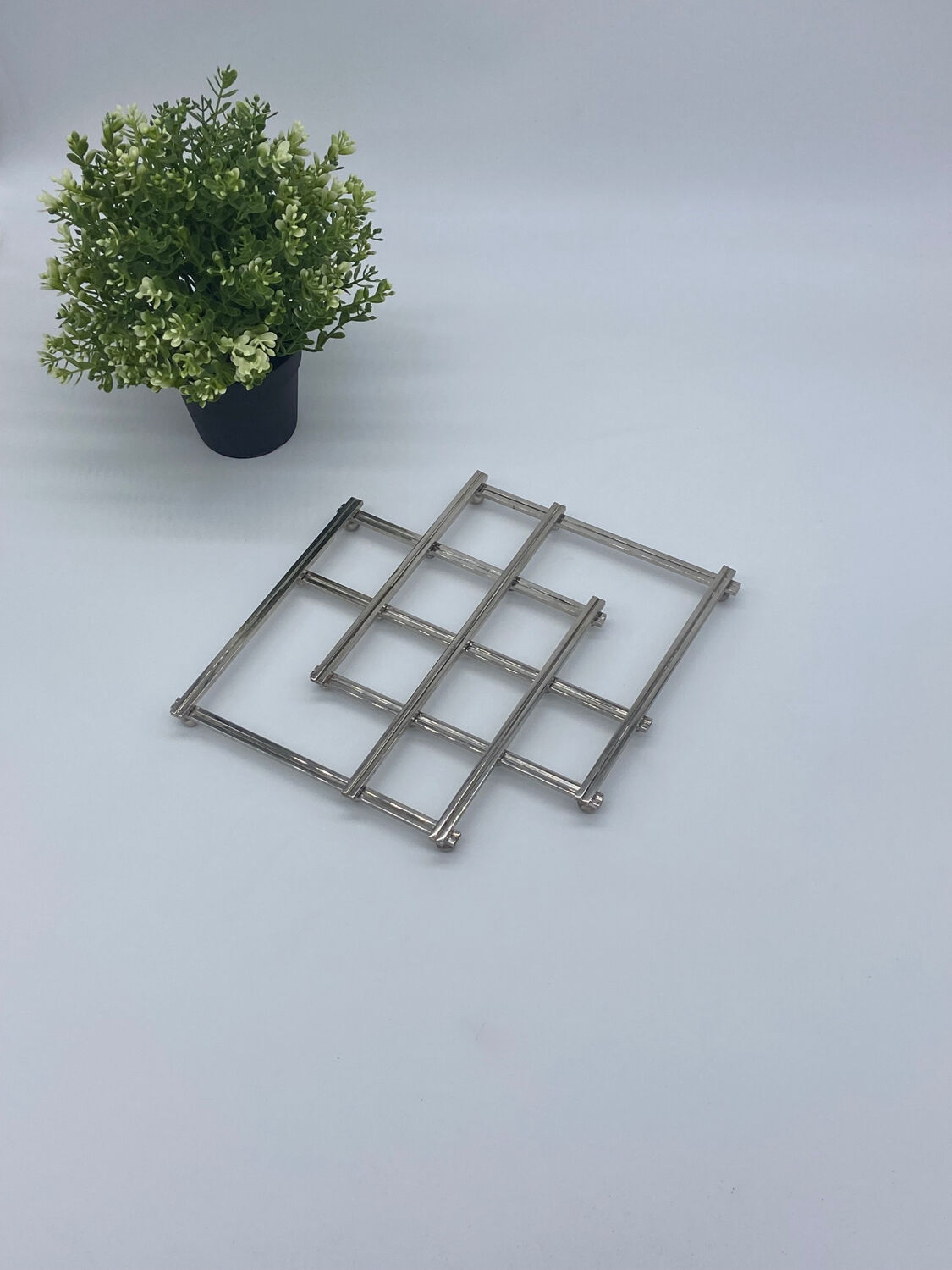 Trivet, silver metal, art deco, vintage, extendable