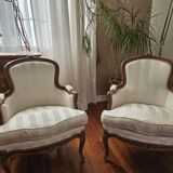 Paire de fauteuils type bergère blancs