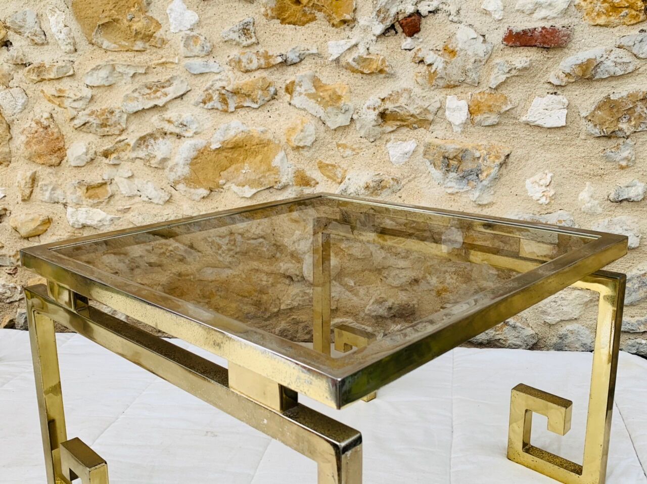 Paire de tables d’appoint laiton et verre circa 1970/80