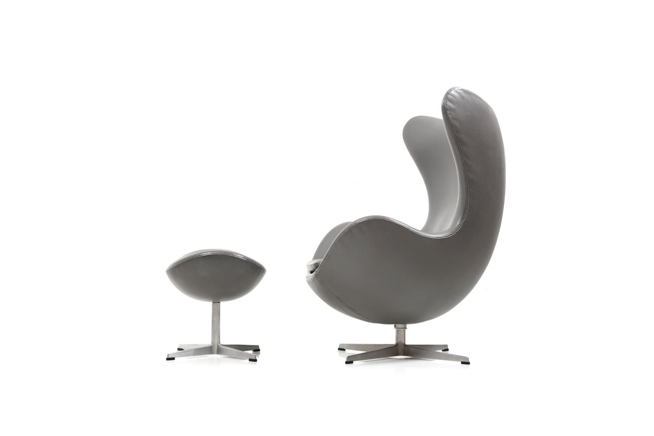 Arne Jacobsen Egg Chair with Tilt Function