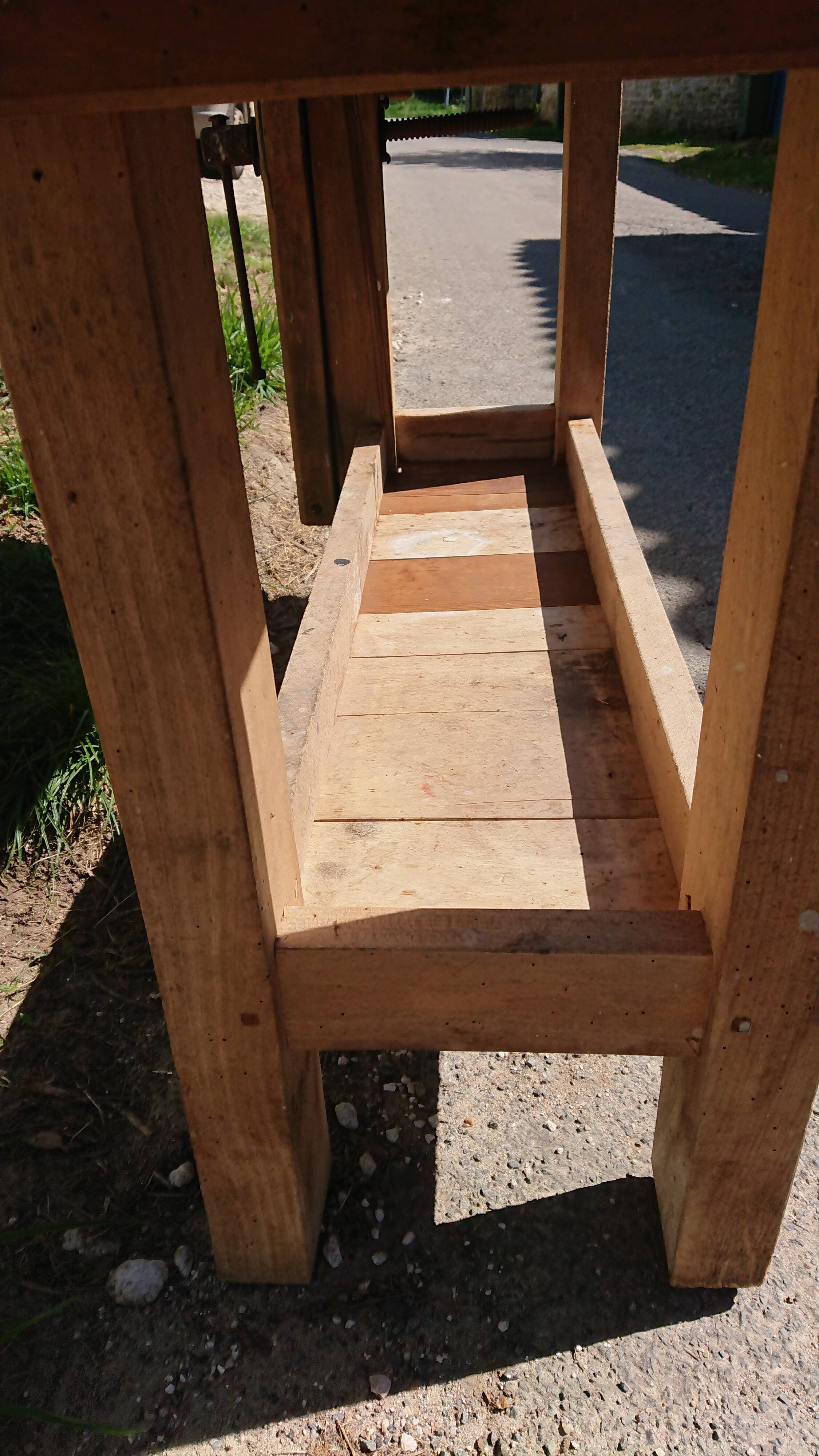 Built in raw wood with its press and valet - GRENAD
