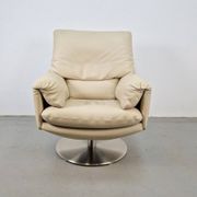 Fauteuil Cece pivotant en cuir de Leolux