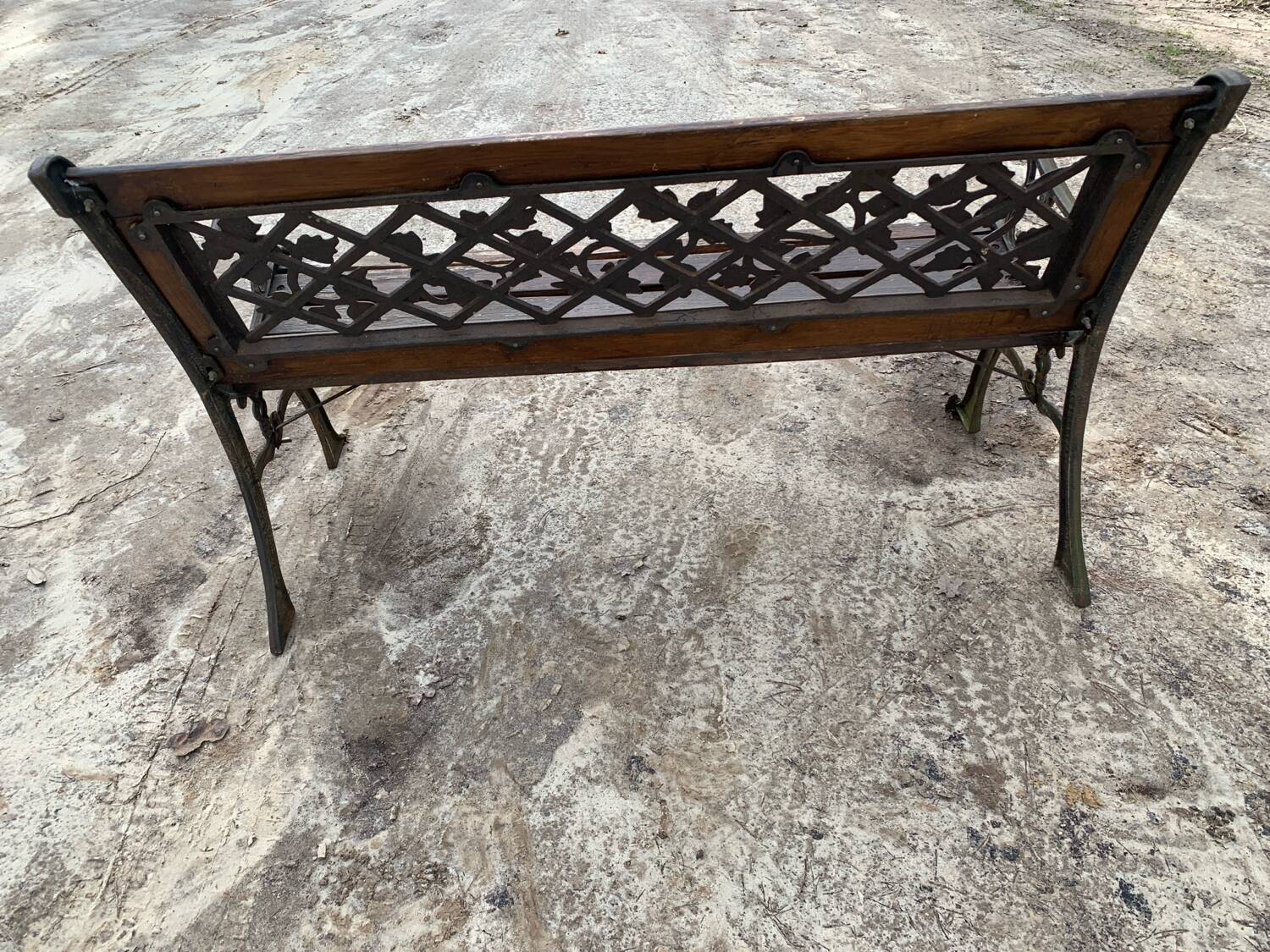 Garden bench in wood and cast iron from the 80s
