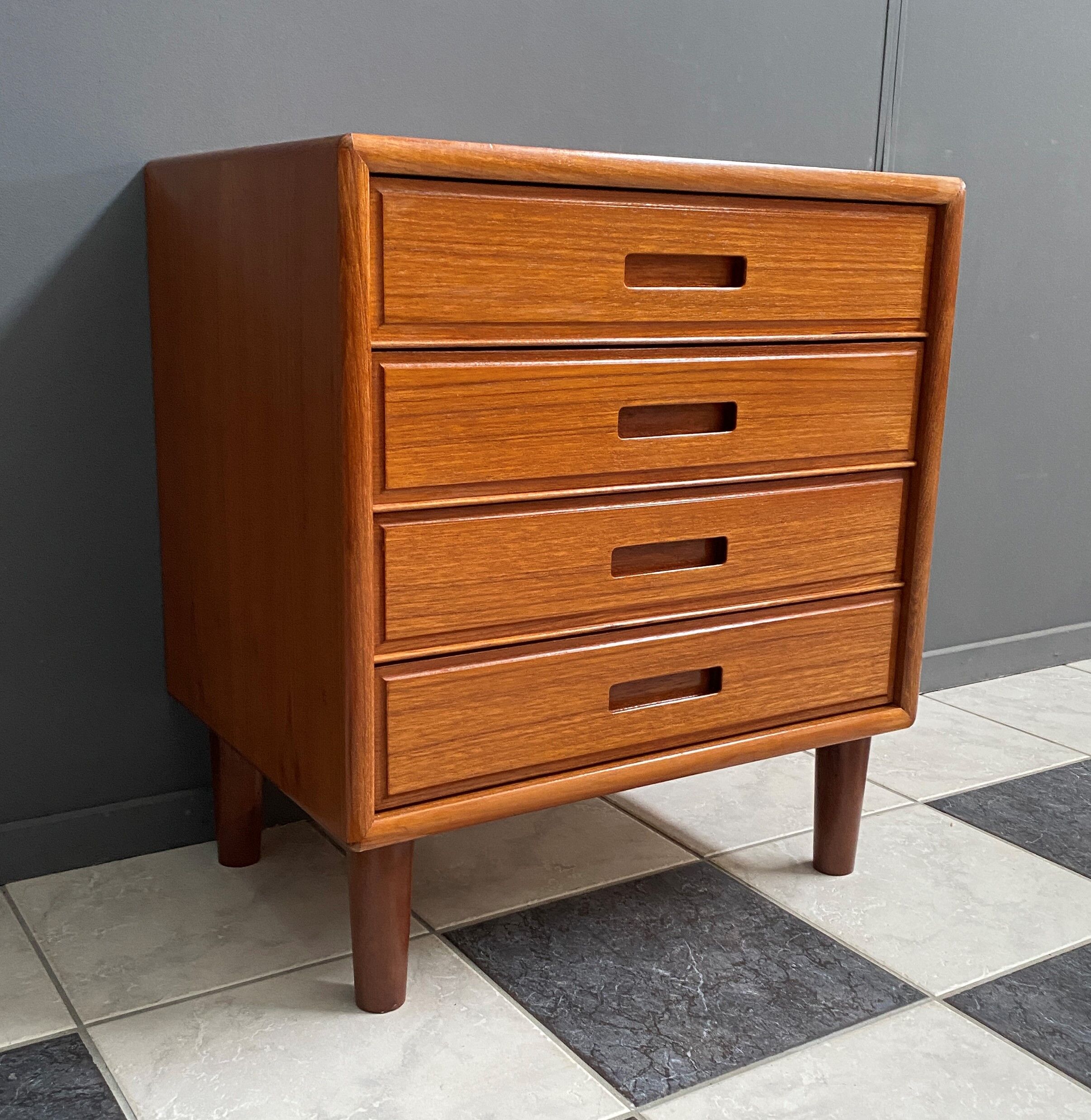 Teak chest of drawers Danish 1960s