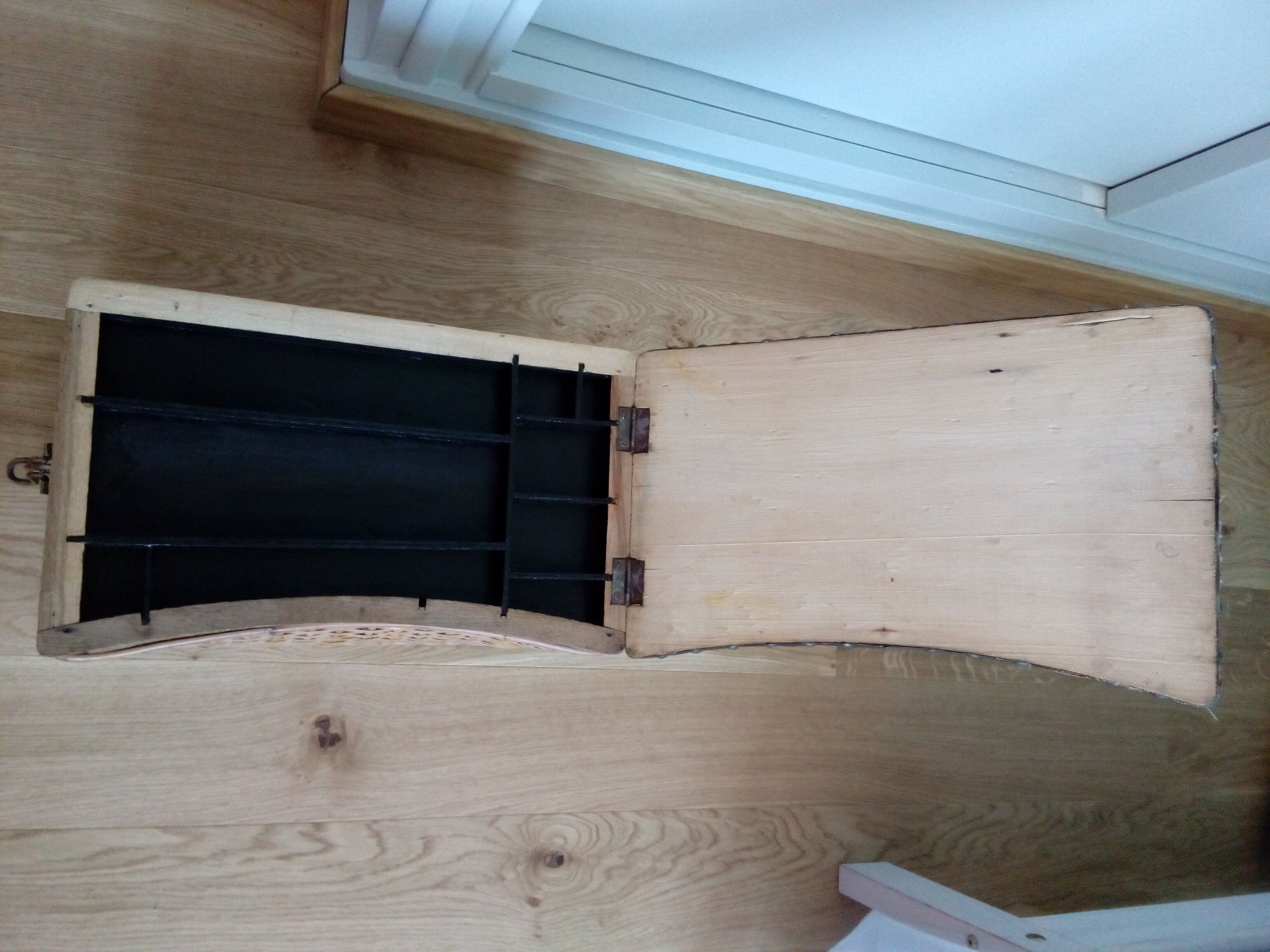 Tabouret de pêche en osier, coffre siège de pêcheur
