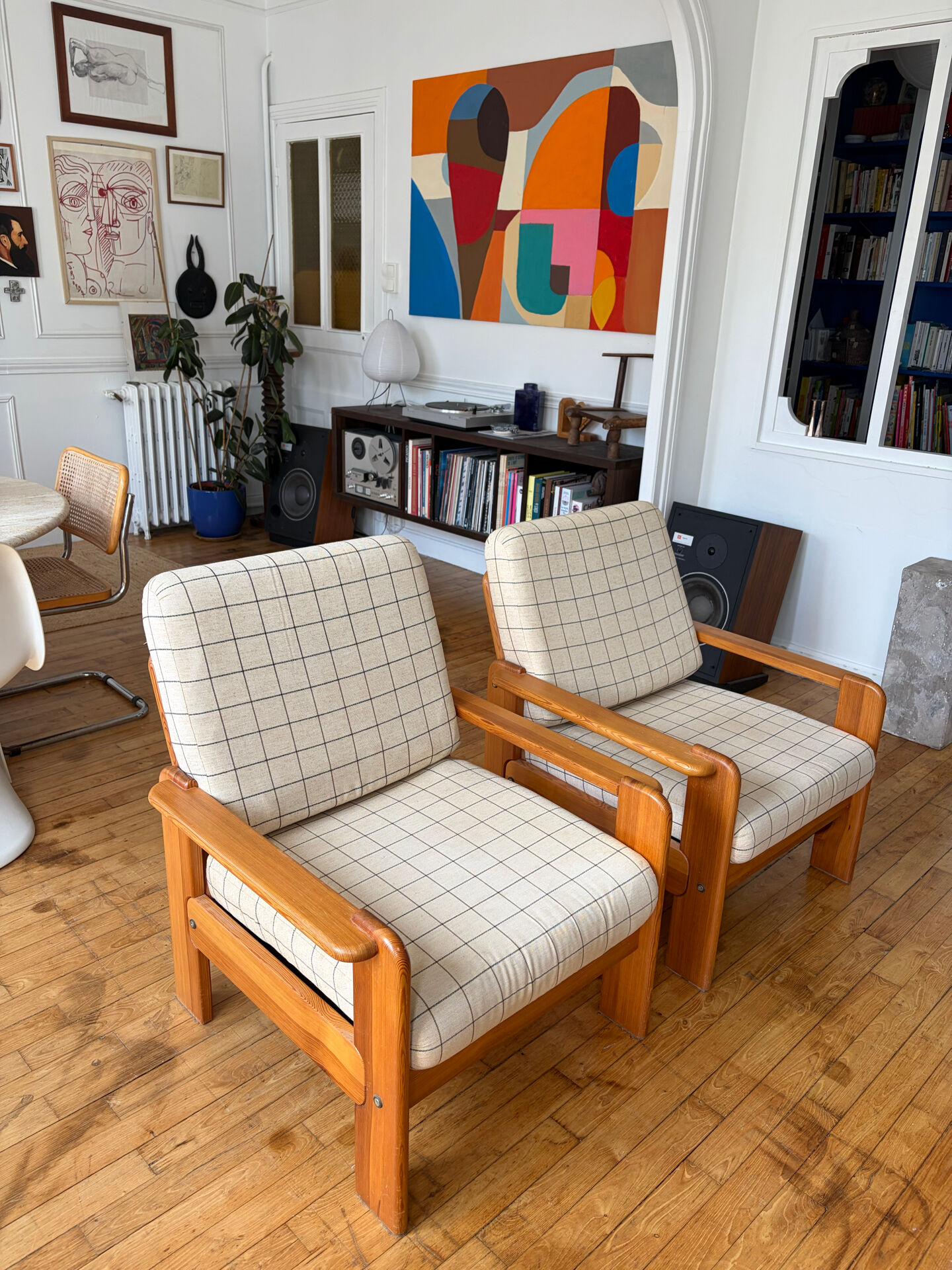 Paire de fauteuils en pin vintage 