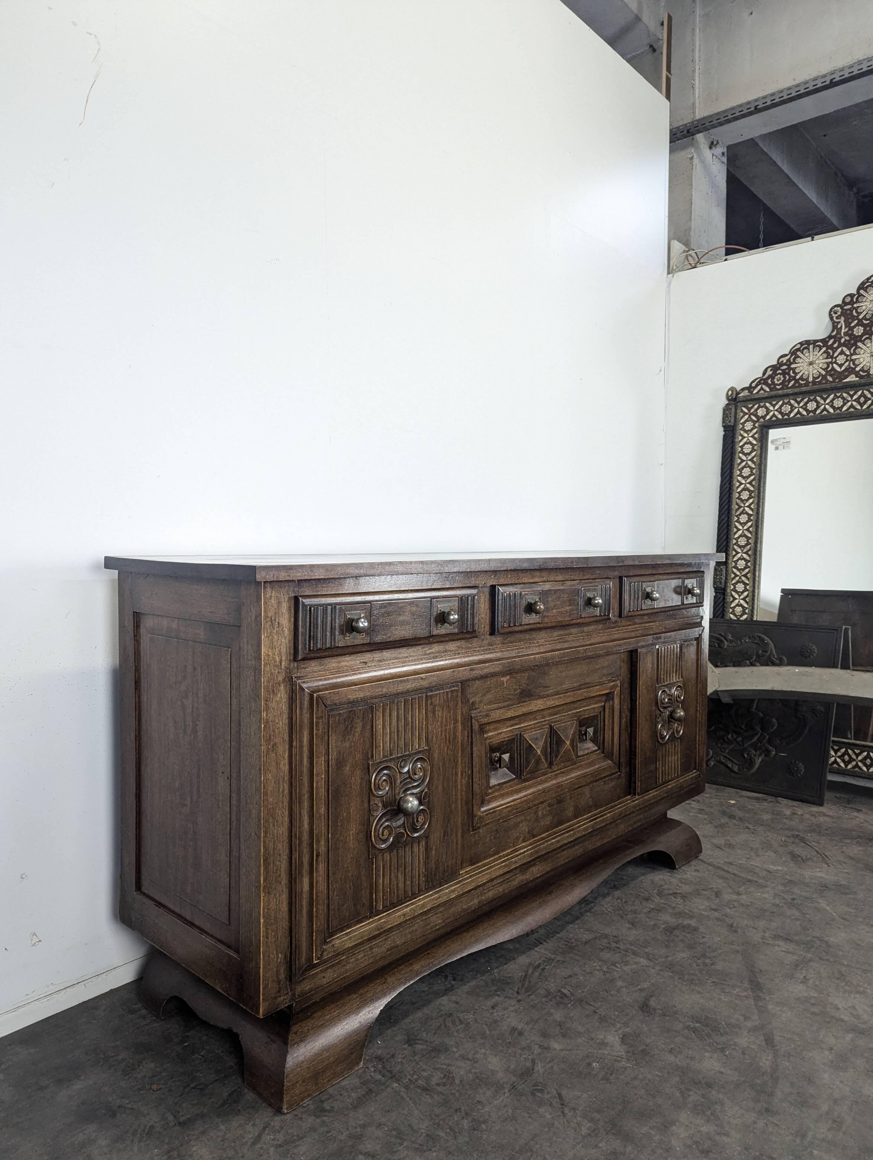 Art Deco oak enfilade with a diamond point decoration.