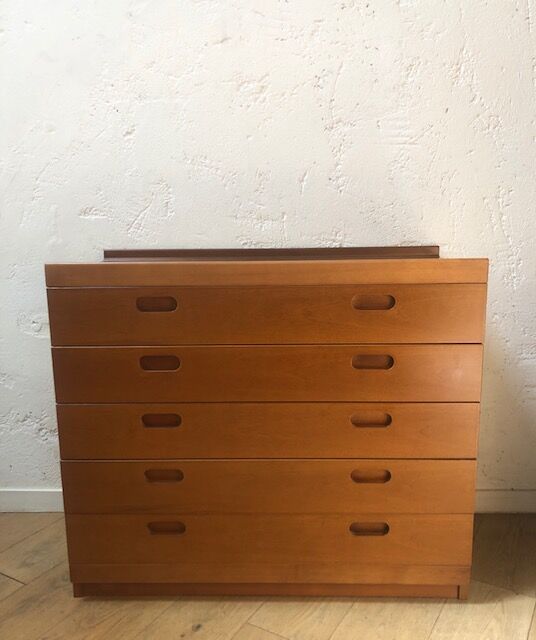 Scandinavian dresser