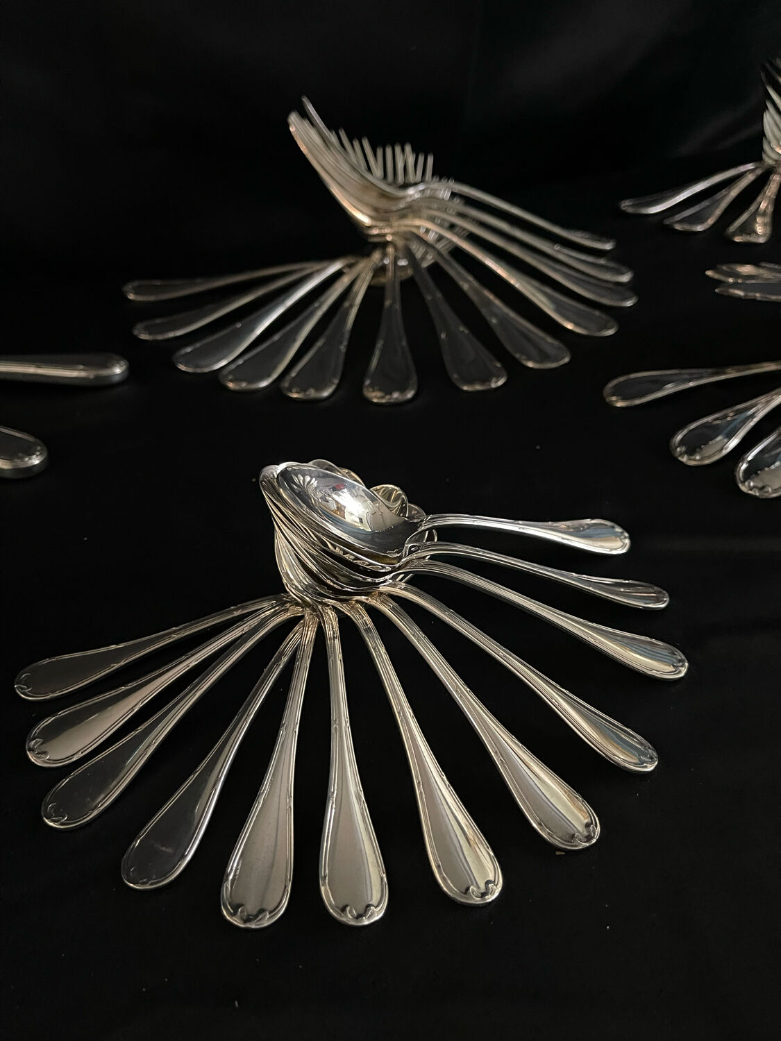 Christofle ménagère rubans croisés 75 pièces état proche du neuf