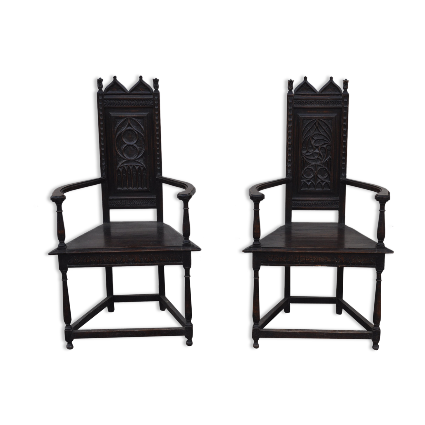 Pair of Renaissance armchairs