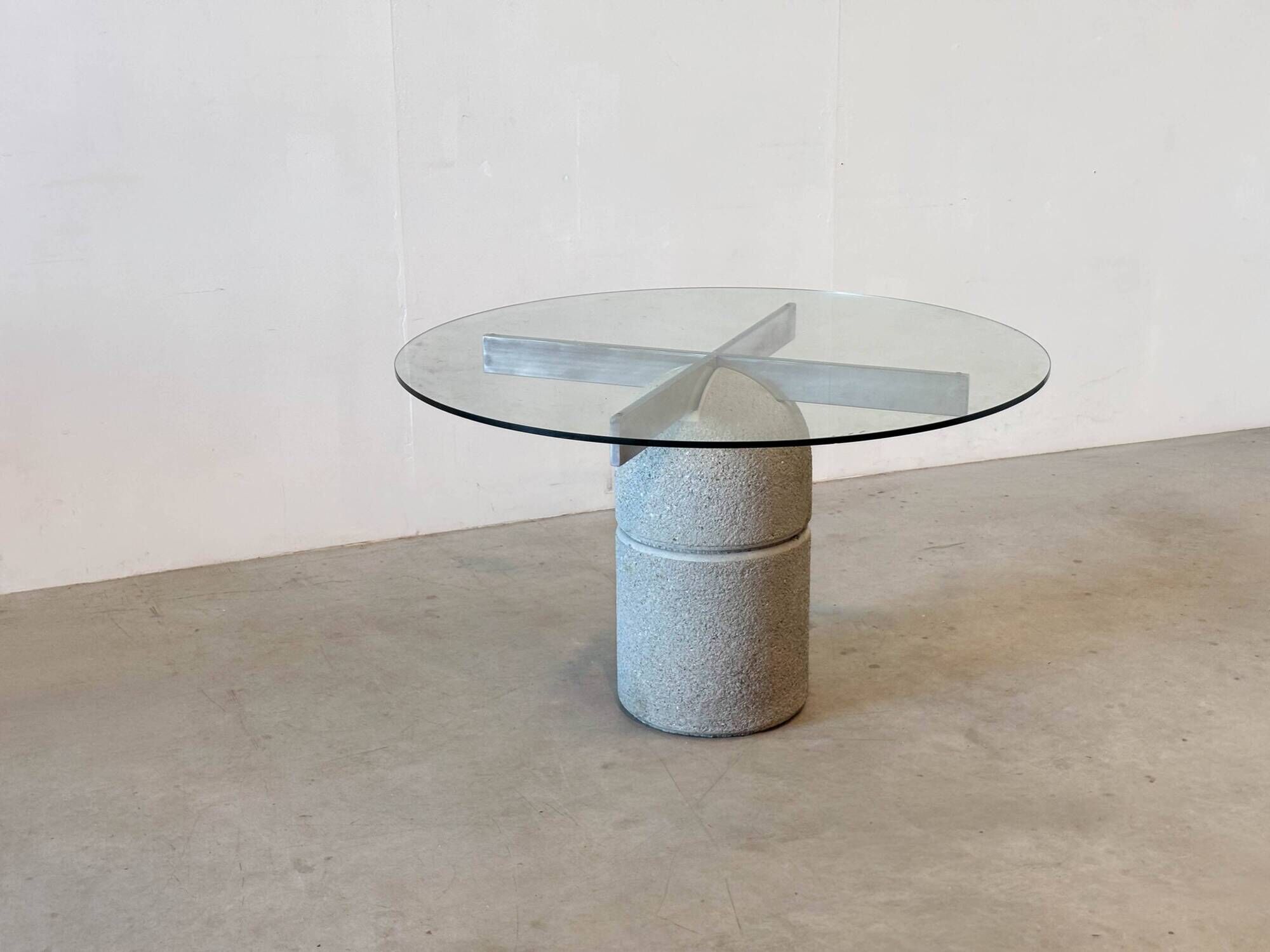 Italian brutalist dining table by Giovanni Offredi for Saporiti Italy