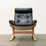 Siesta lounge chair set in Norwegian leather with ottoman by Ingmar Relling for Ekornes