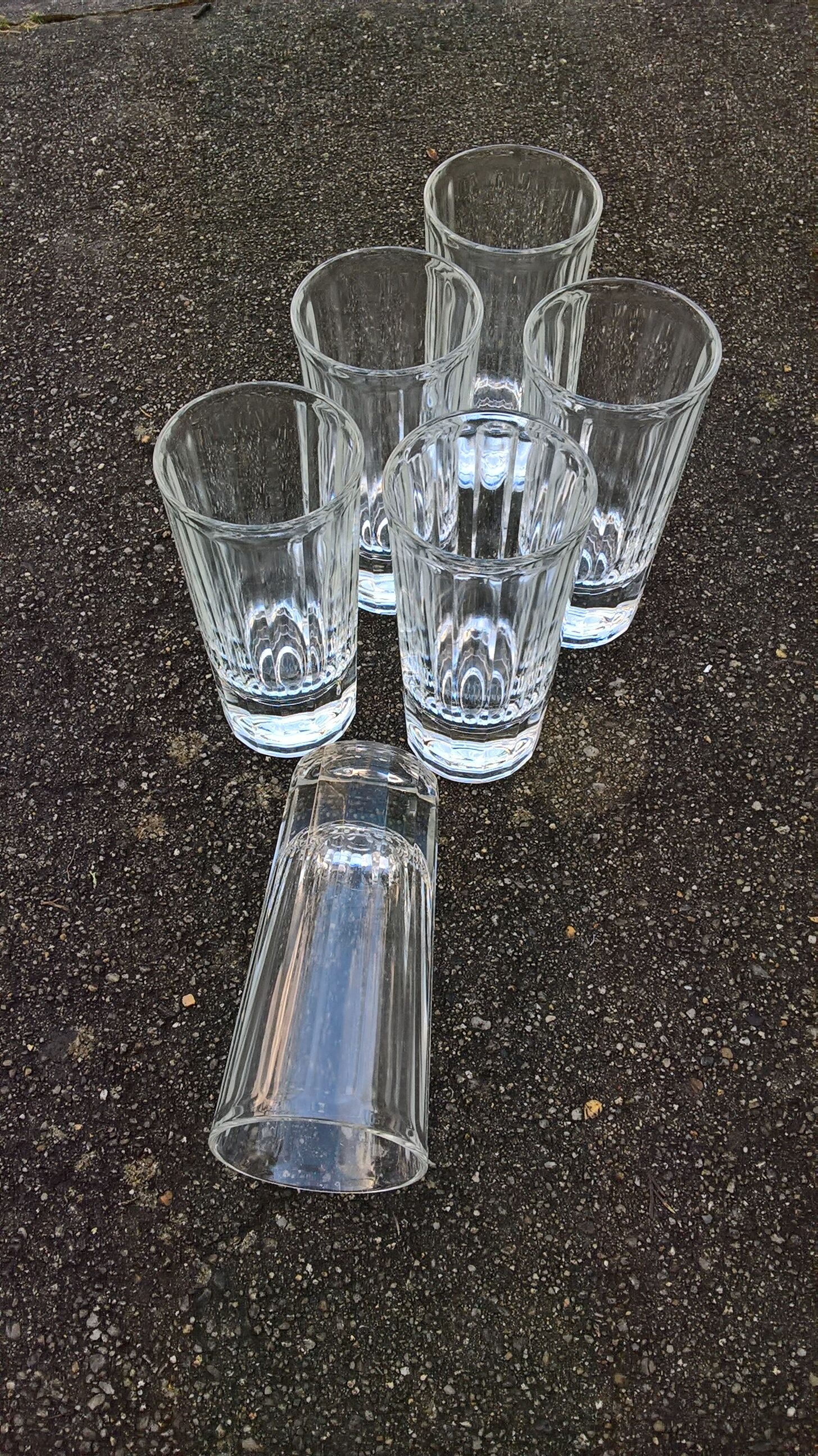 Six verres à apéritif