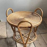 Table d'appoint sculpturale vintage à deux niveaux en rotin avec poignées en boucle, Japon, années 1970