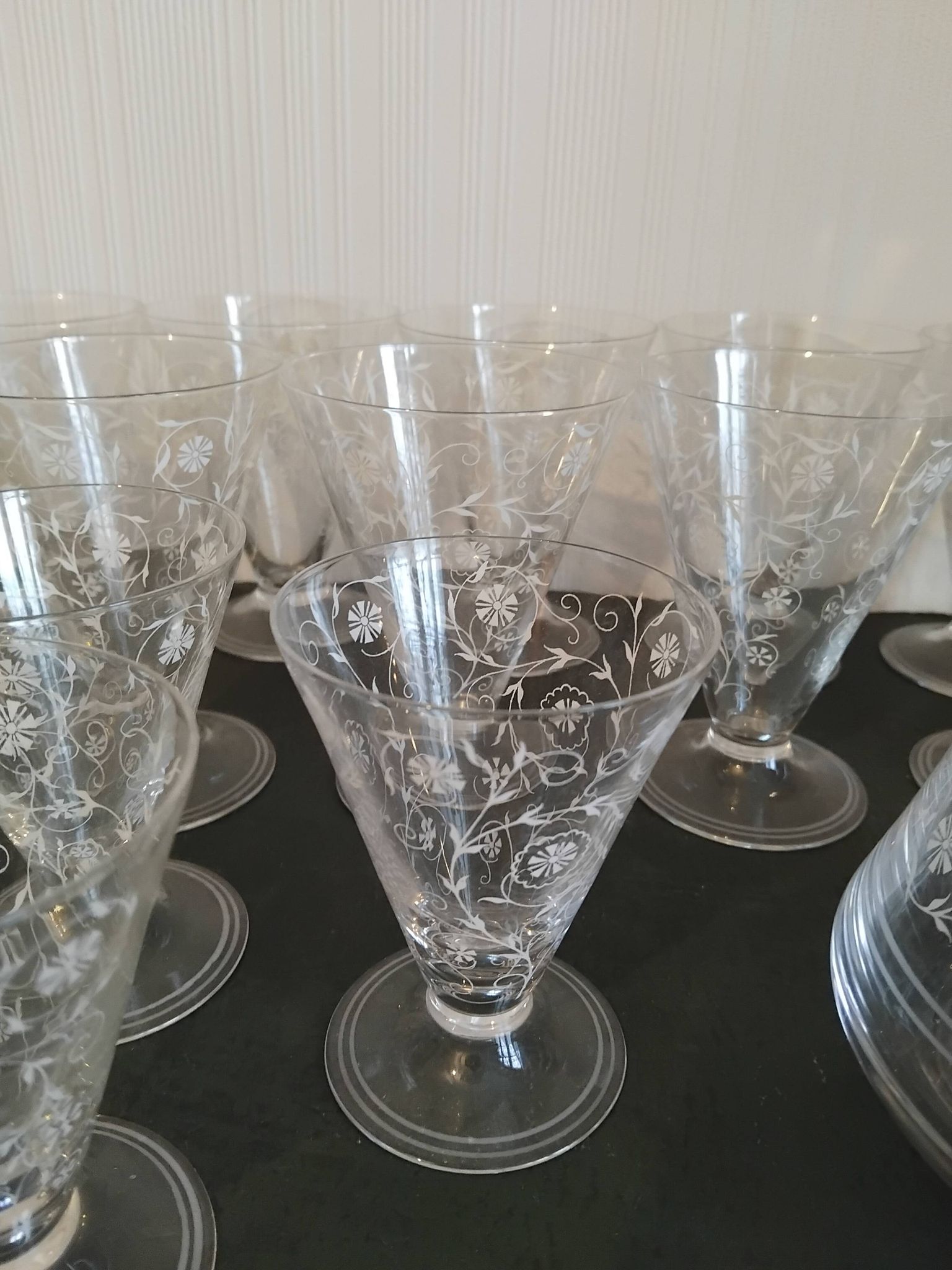 Ensemble 14 verres et carafe, années 60