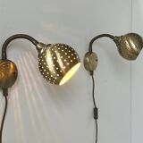 Paire d’appliques vintage orientable , laiton perforé, Suède 1960
