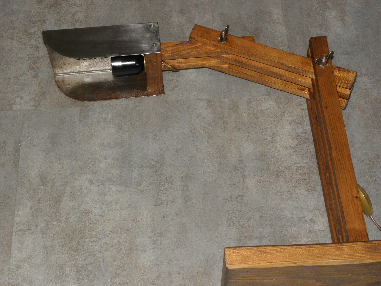 Vintage retro wooden crane table lamp