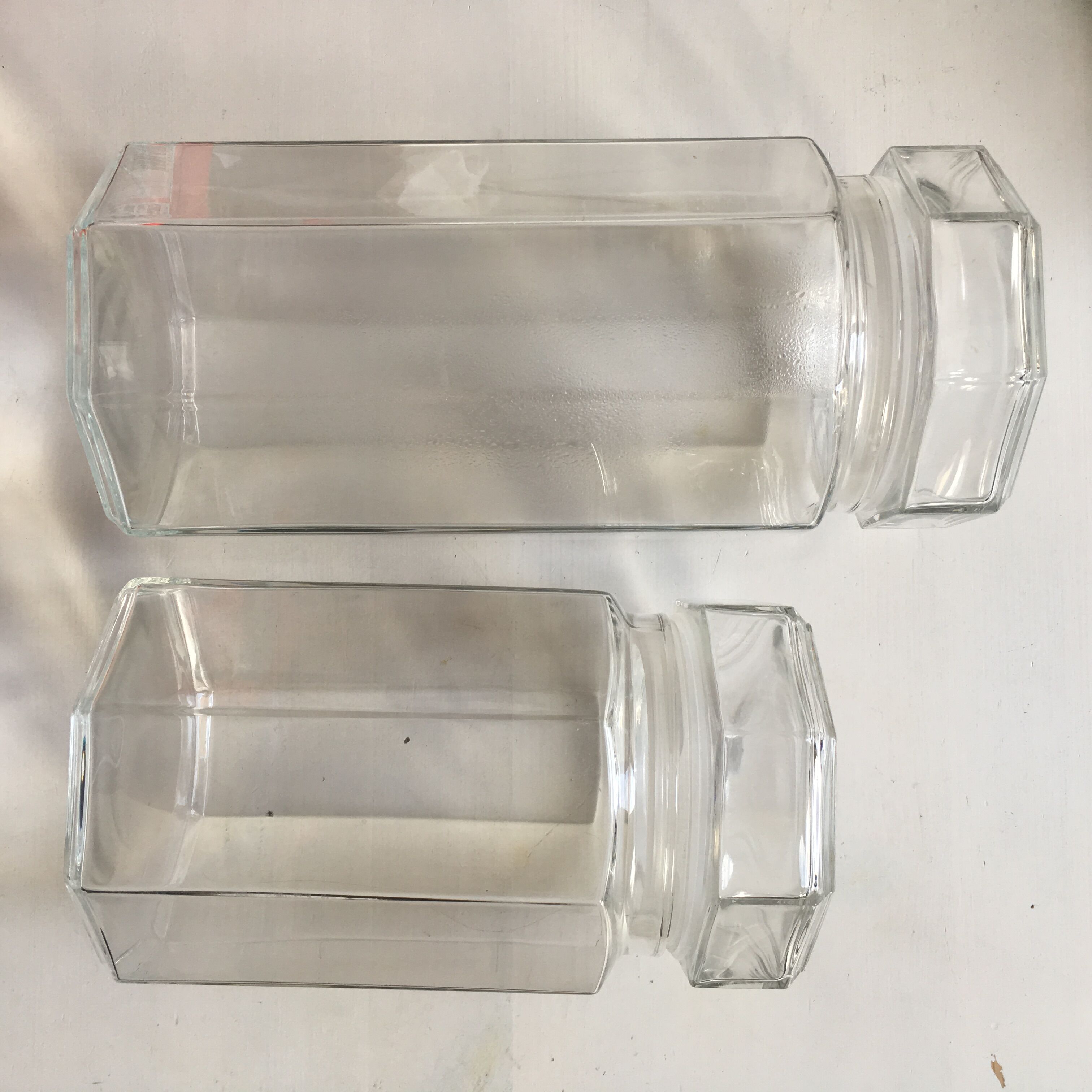 Lot of octagonal end glass jars