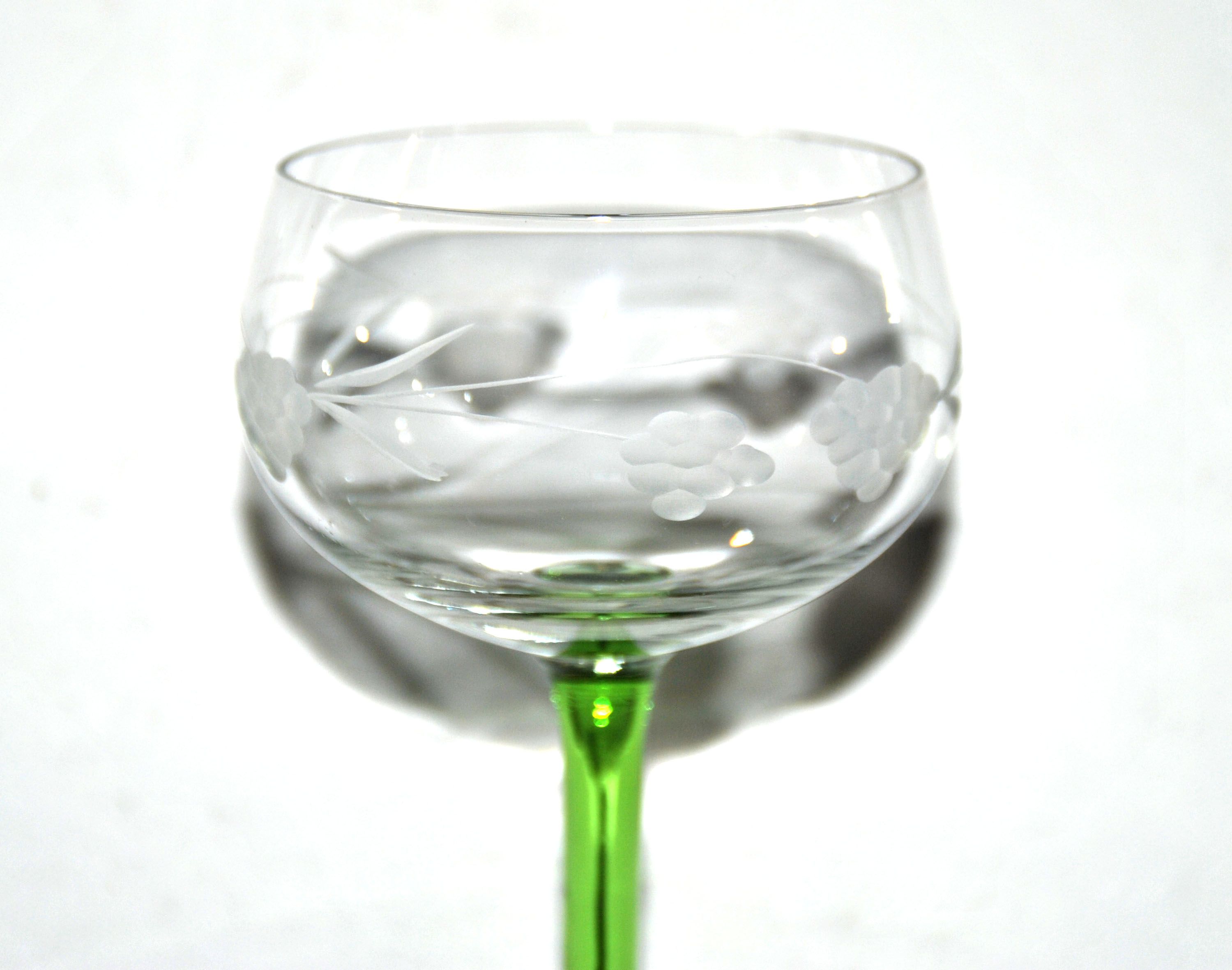 Series of 6 glasses of white wine Alsace Roemer