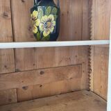 XL display case with white patina