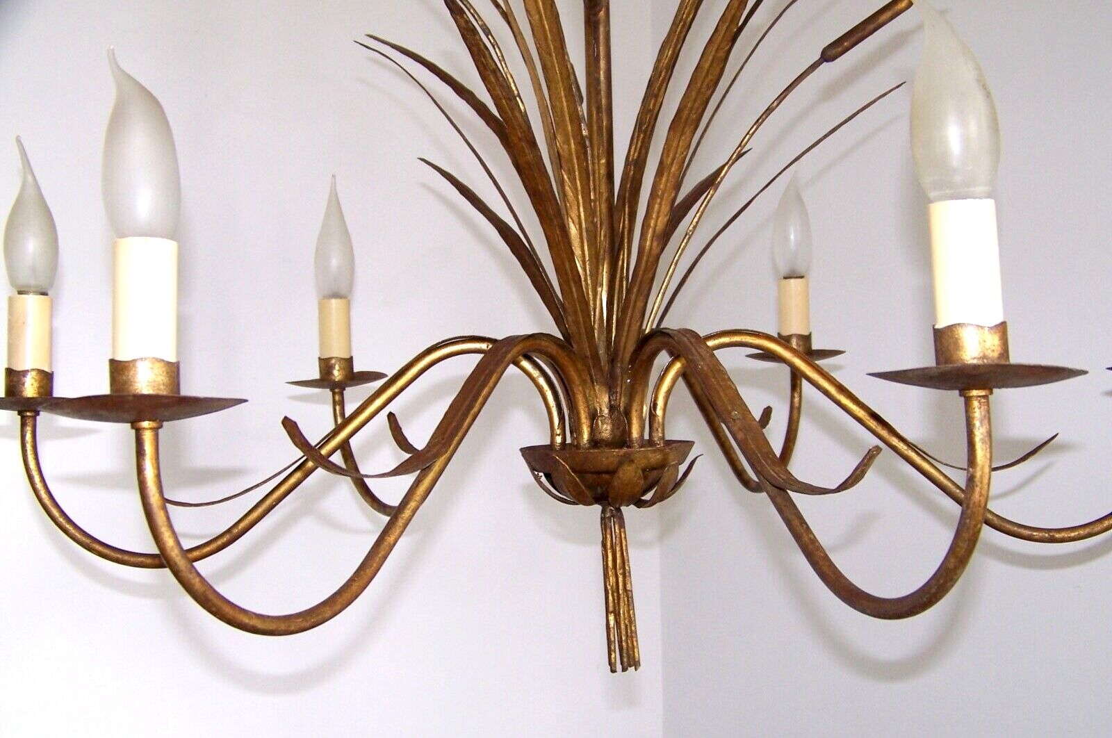 Hollywood regency style bull rush gilt metal toleware 6 light chandelier 4369