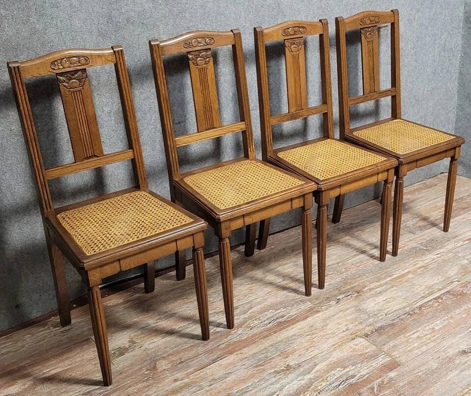 Série de 4 chaises époque Art Déco en chêne vers 1940