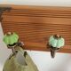 Wall-mounted coat rack in wood – 40 cm – 4 hooks in metal and green ceramic