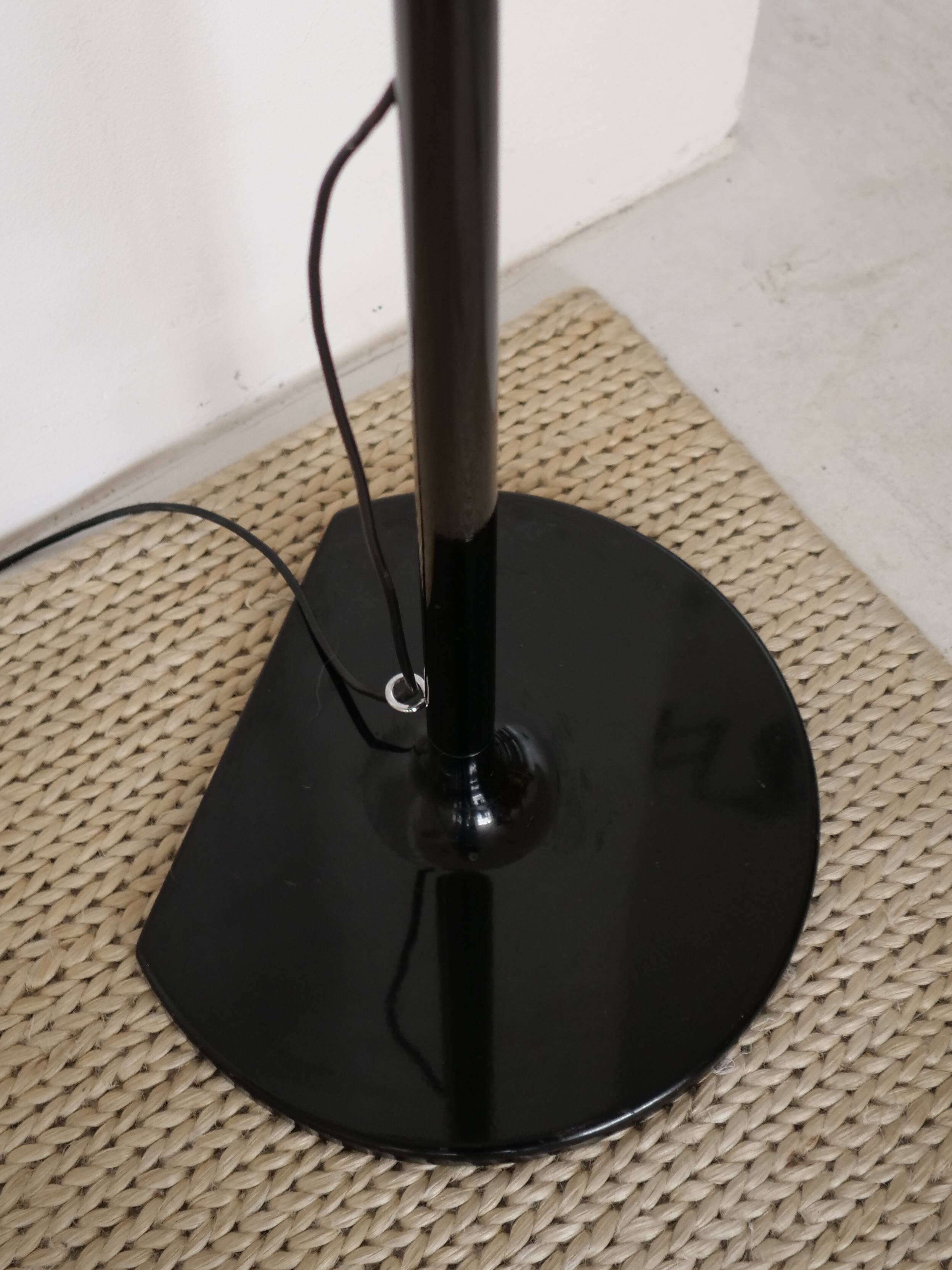 Lampadaire modèle "Coupé" de Joe colombo éditio Oluce circa 1970