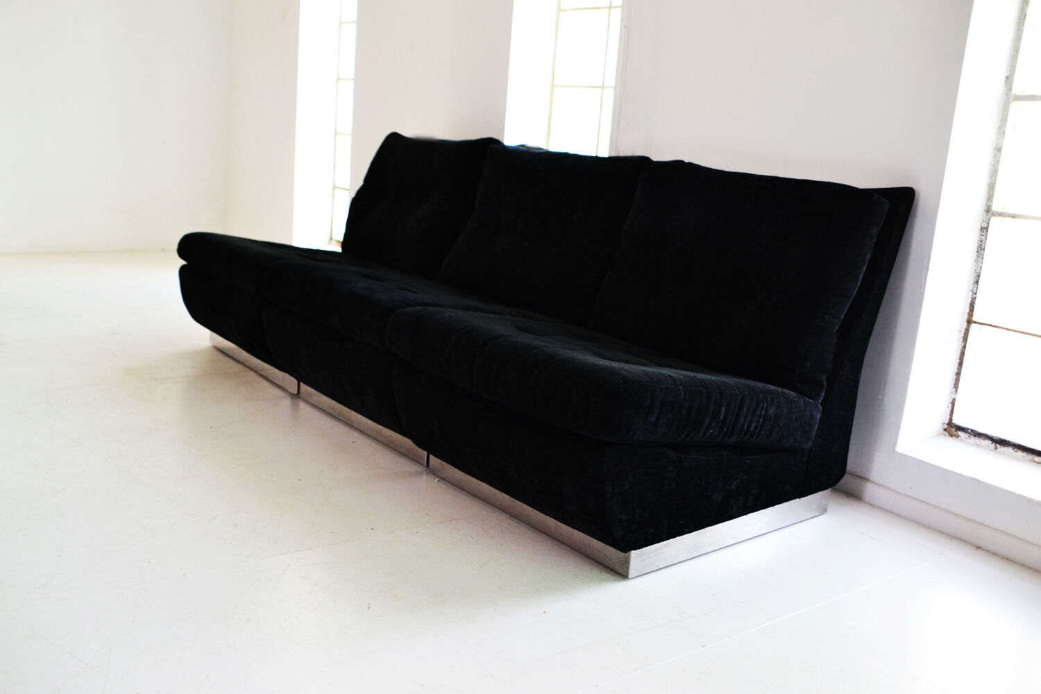 Modular sofa in black velvet 1970