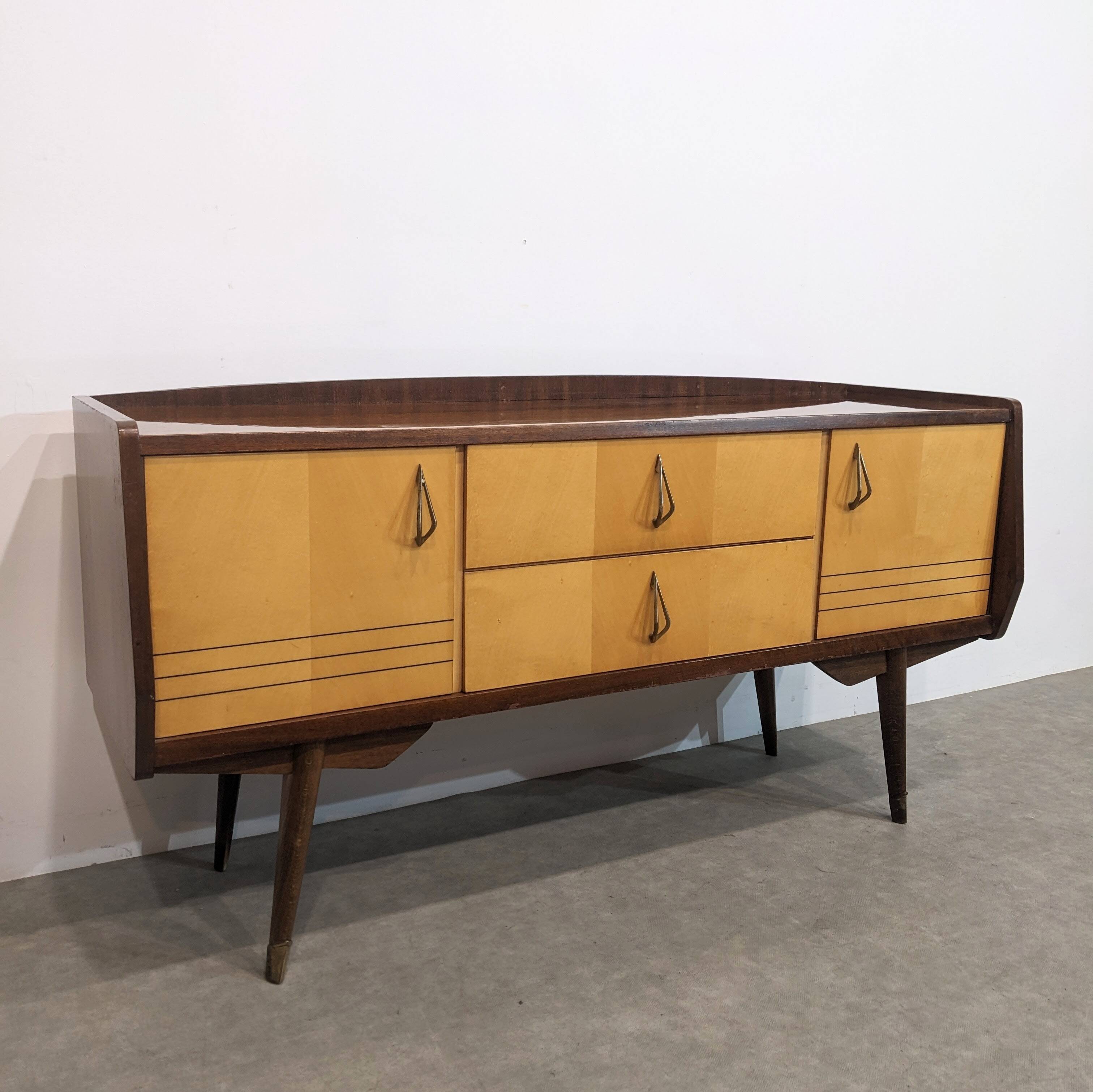 Mid-century sideboard in rockabilly style.