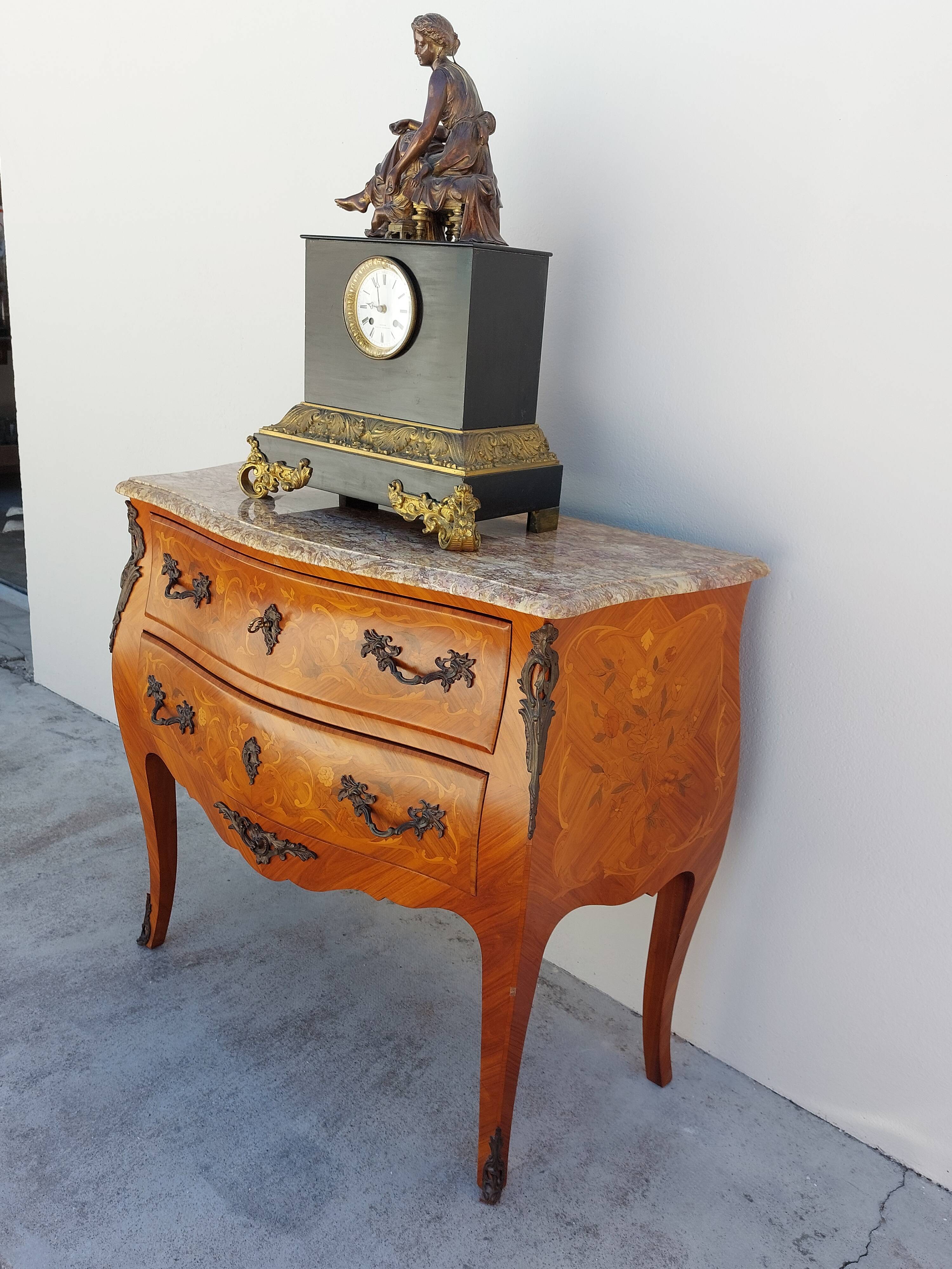 Louis XV chest of drawers in rosewood marquetry
