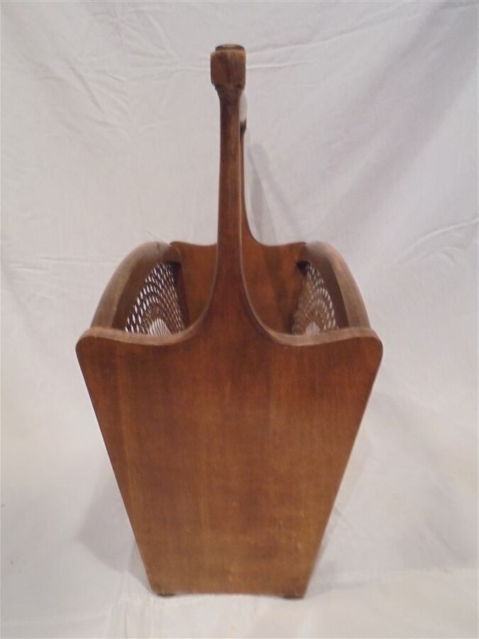 Porte-revues en bois et cannage