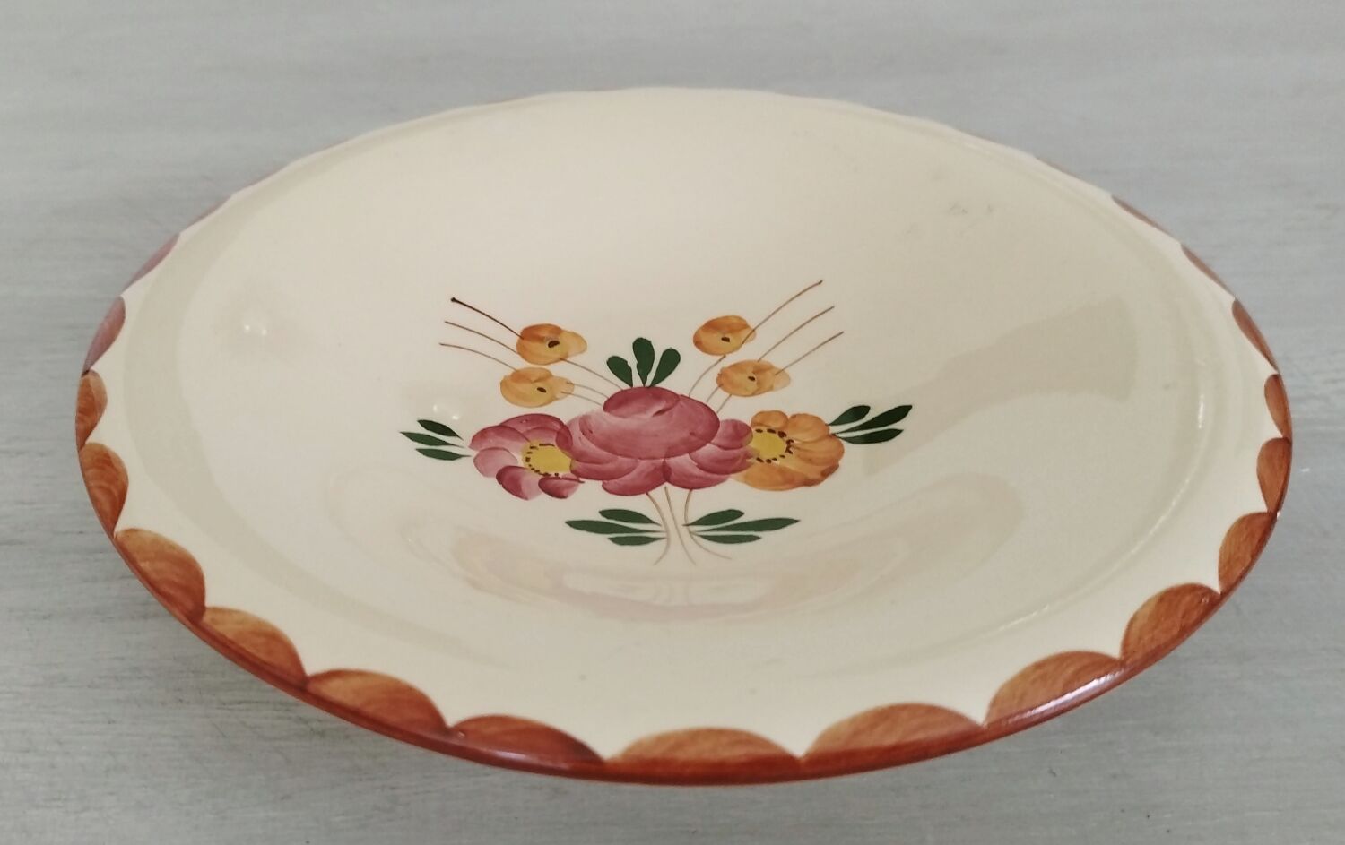 Round hollow Longchamp Agen plate
