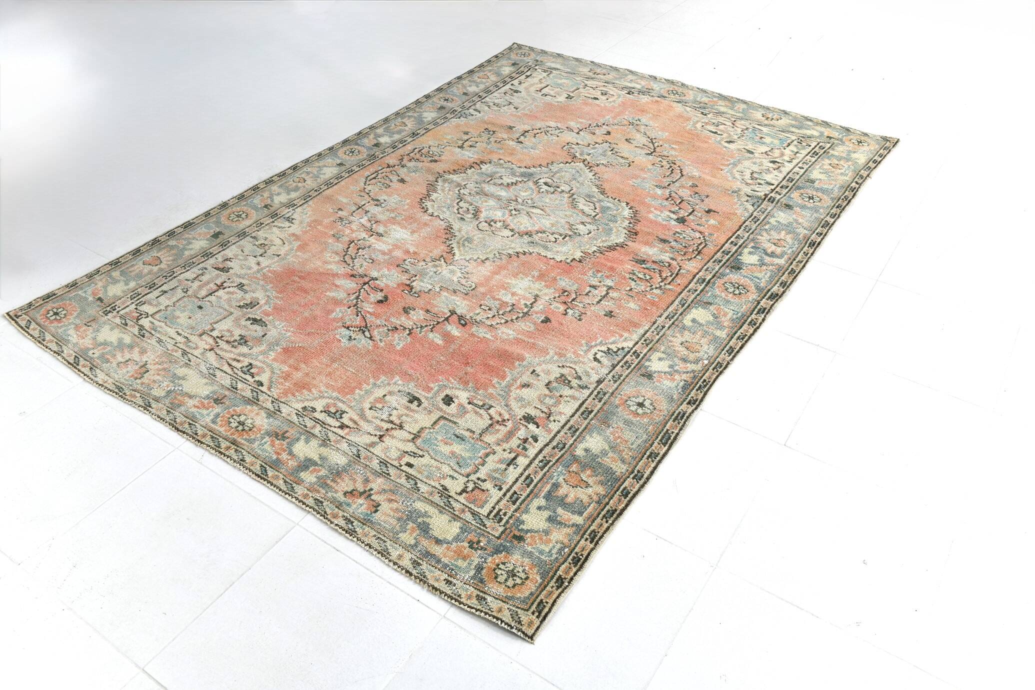 Red & Cream Classic Pattern Vintage Rug, 180x261Cm